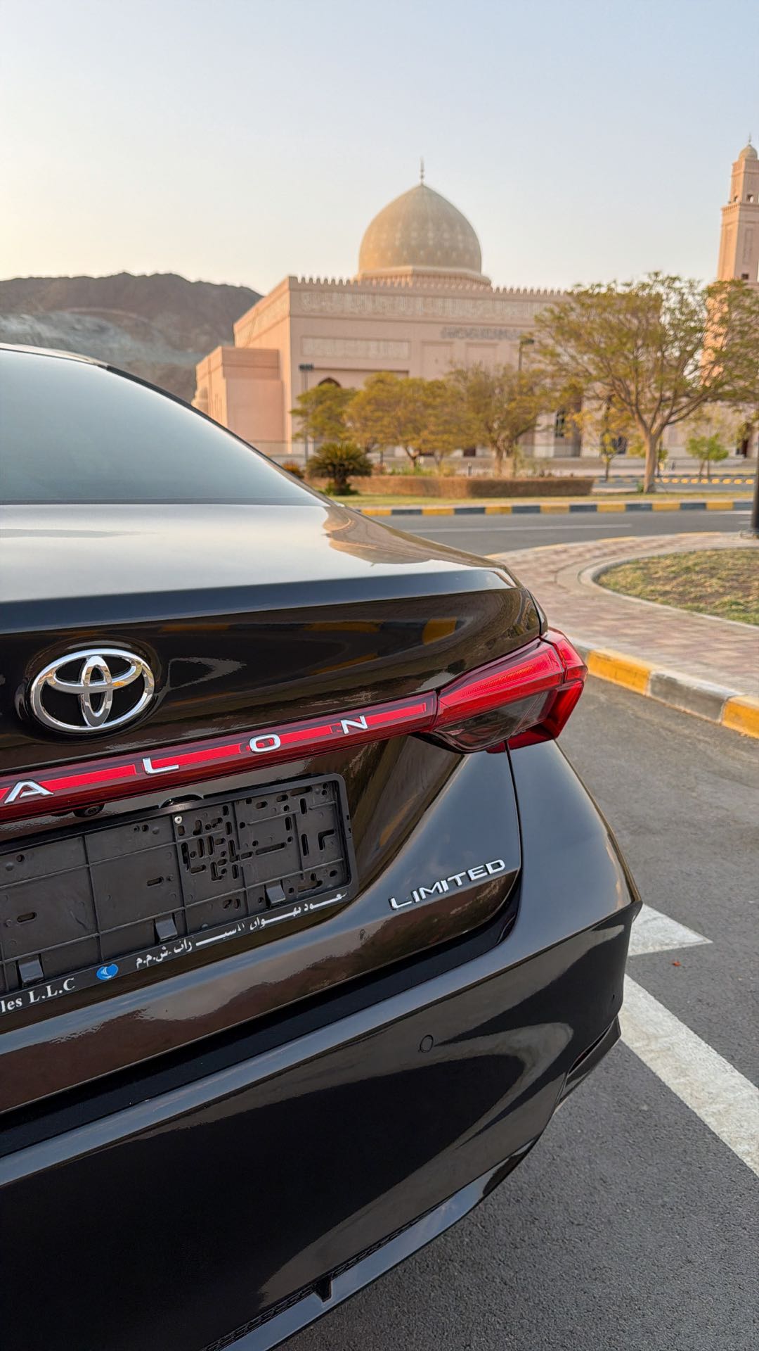 Car Image 2019 TOYOTA AVALON LIMITED