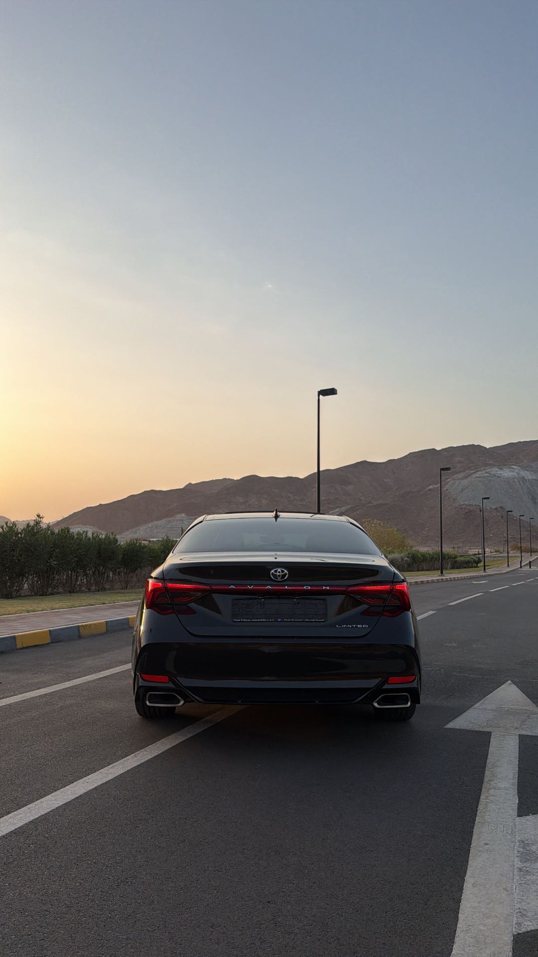 Car Image 2019 TOYOTA AVALON LIMITED