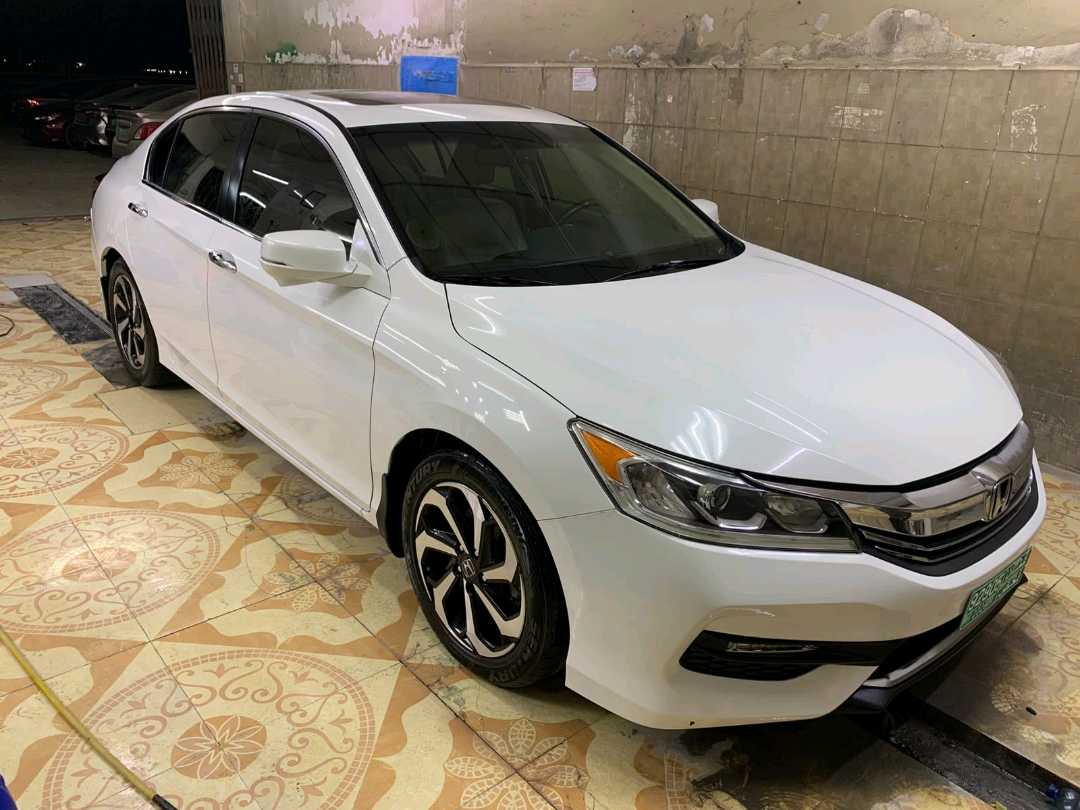 Car Image 2017 HONDA ACCORD EXL