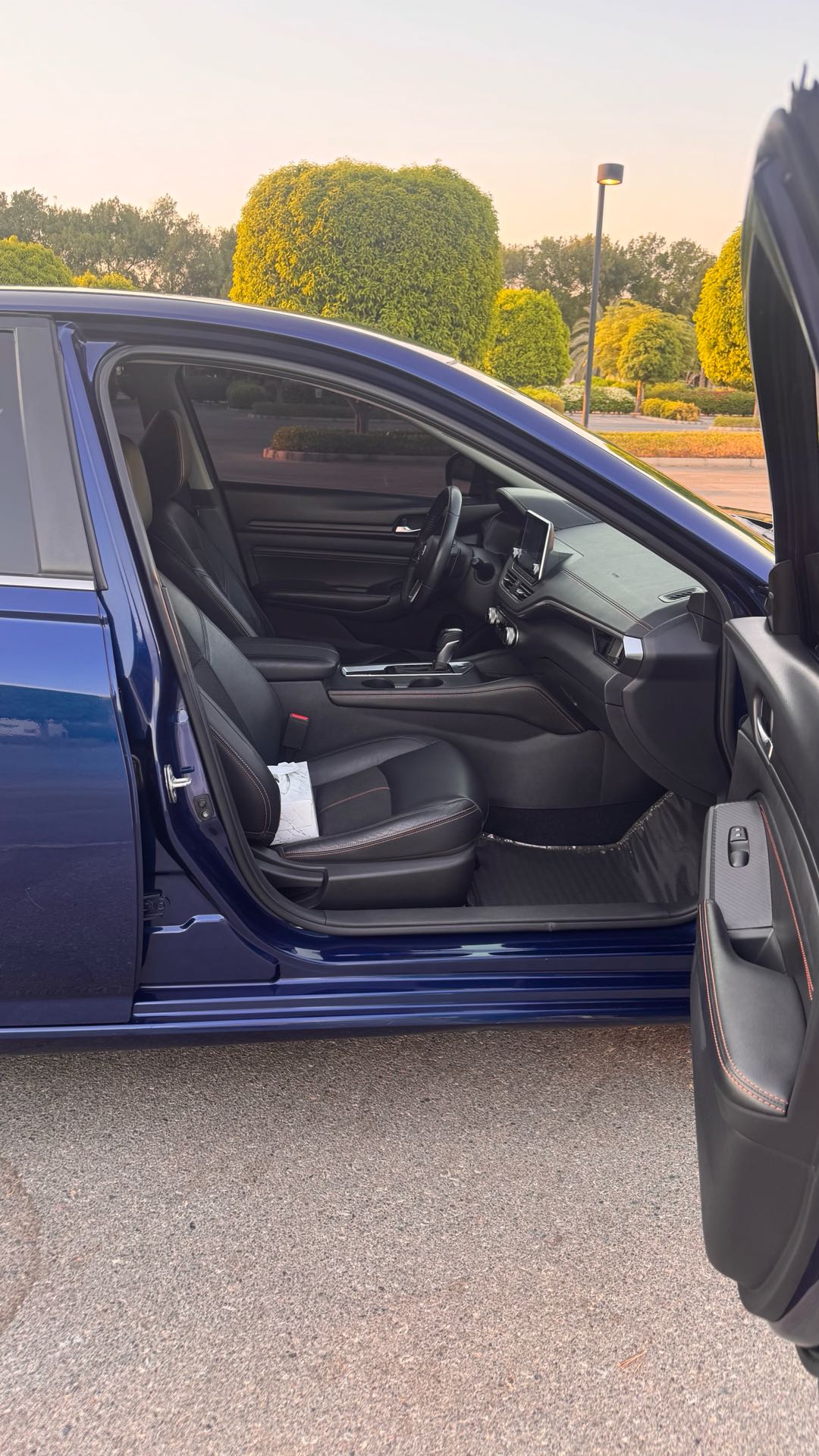 Car Image 2019 NISSAN ALTIMA SR