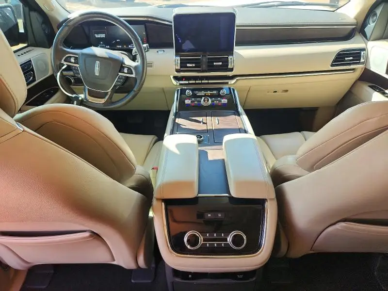 Car Image 2020 LINCOLN NAVIGATOR