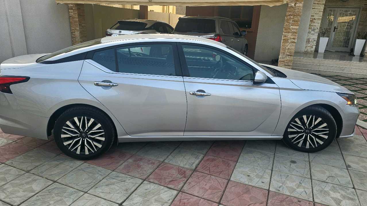 Car Image 2023 NISSAN ALTIMA SV
