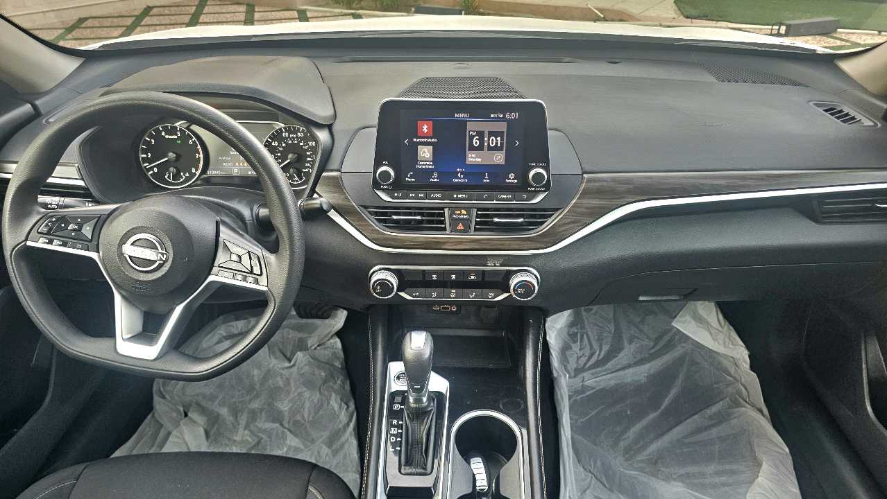 Car Image 2023 NISSAN ALTIMA SV