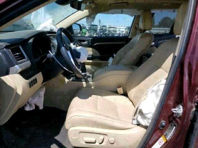 Car Image 2018 TOYOTA HIGHLANDER