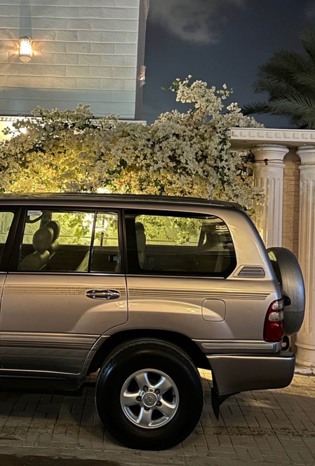 Car Image 1999 TOYOTA LAND CRUISER VX.R