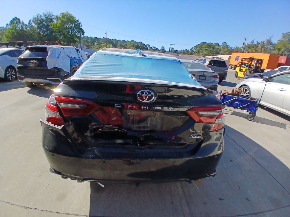 Car Image 2021 TOYOTA CAMRY