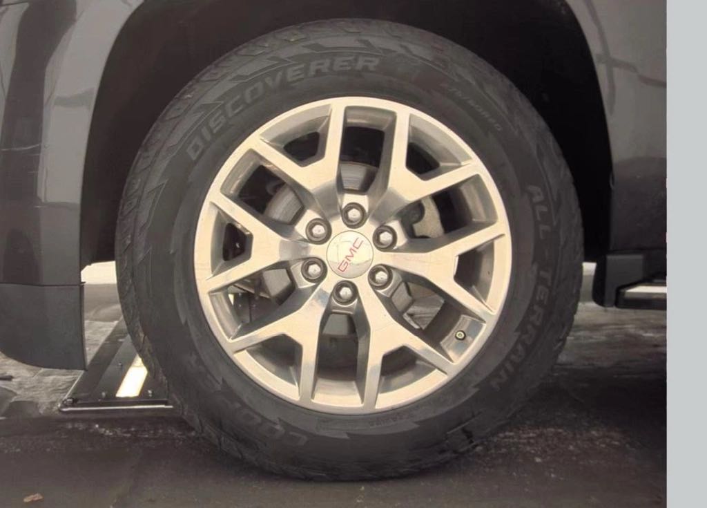 Car Image 2018 GMC YUKON
