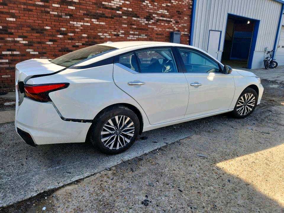 Car Image 2025 NISSAN ALTIMA