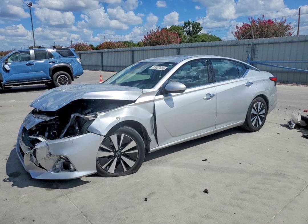 Car Image 2019 NISSAN ALTIMA