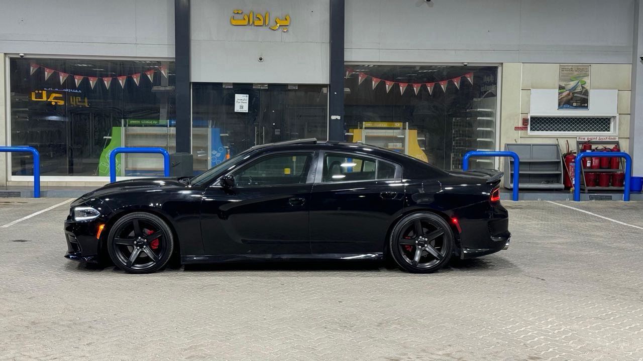 Car Image 2019 DODGE CHARGER SXT