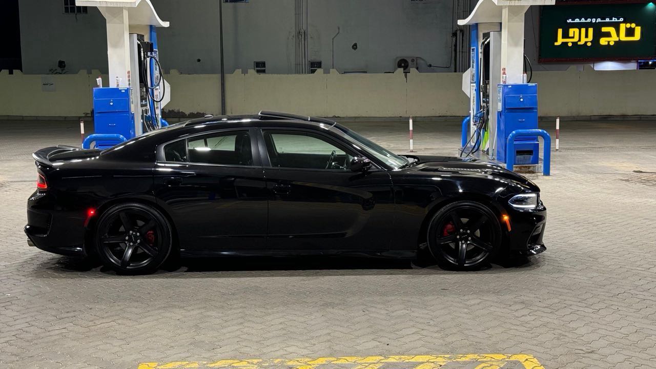 Car Image 2019 DODGE CHARGER SXT