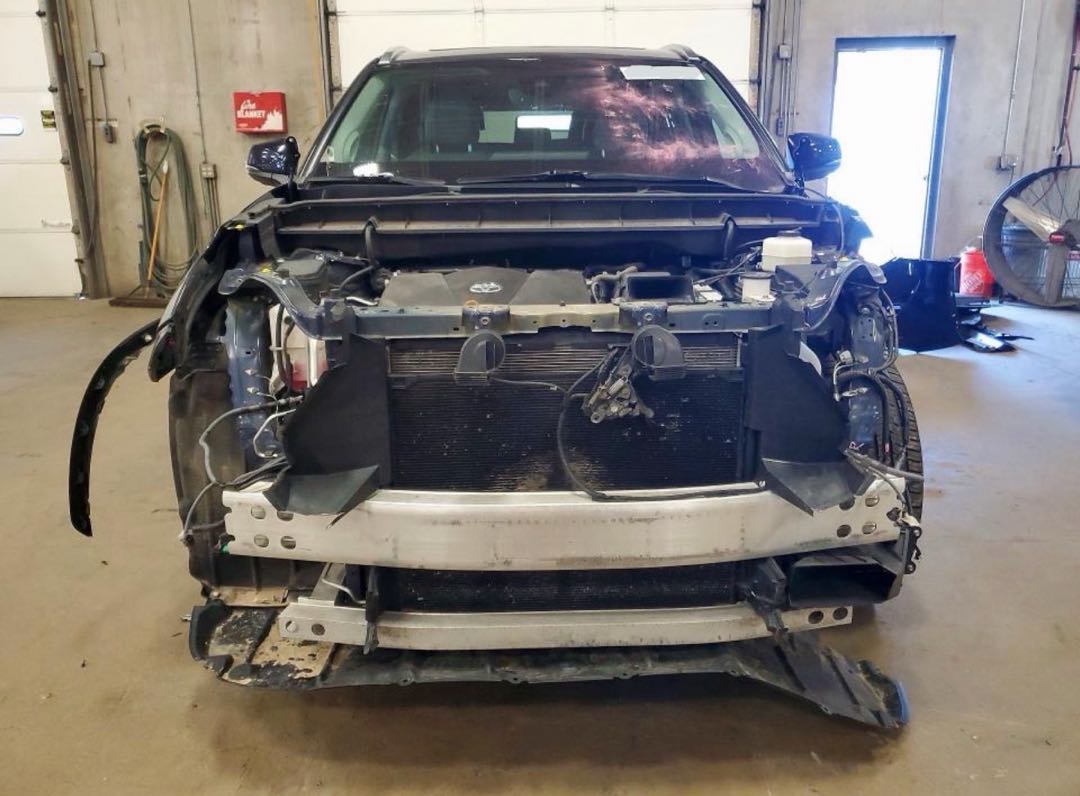 Car Image 2020 TOYOTA HIGHLANDER