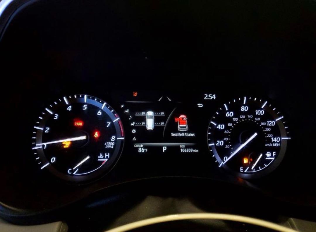 Car Image 2020 TOYOTA HIGHLANDER