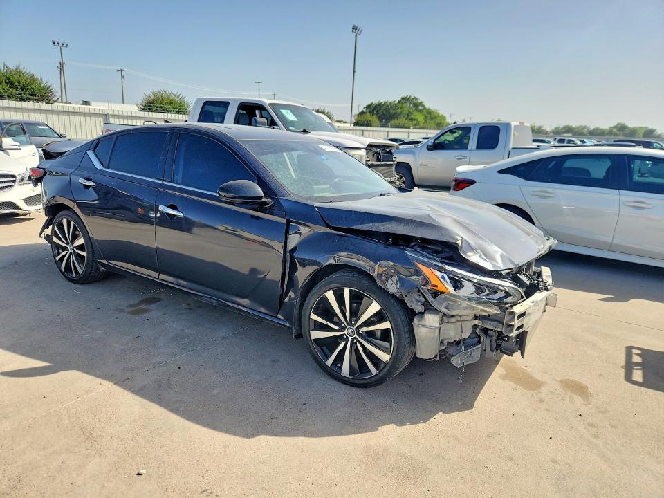Car Image 2019 NISSAN ALTIMA