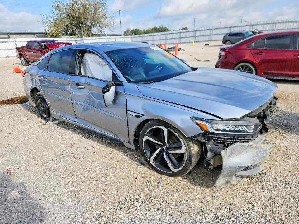 Car Image 2018 HONDA ACCORD