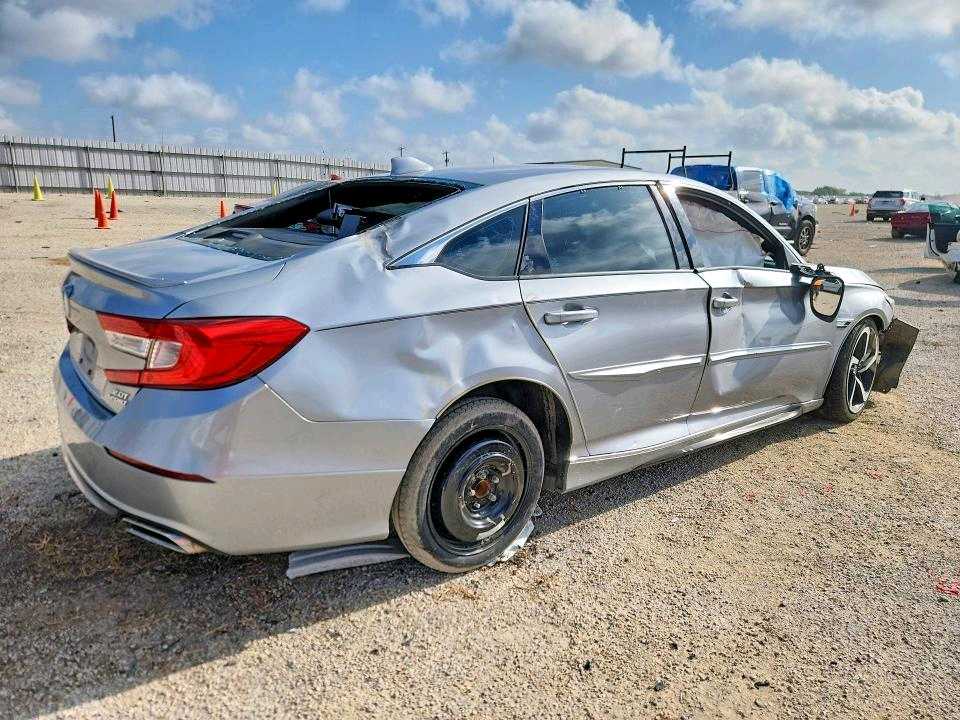 Car Image 2018 HONDA ACCORD