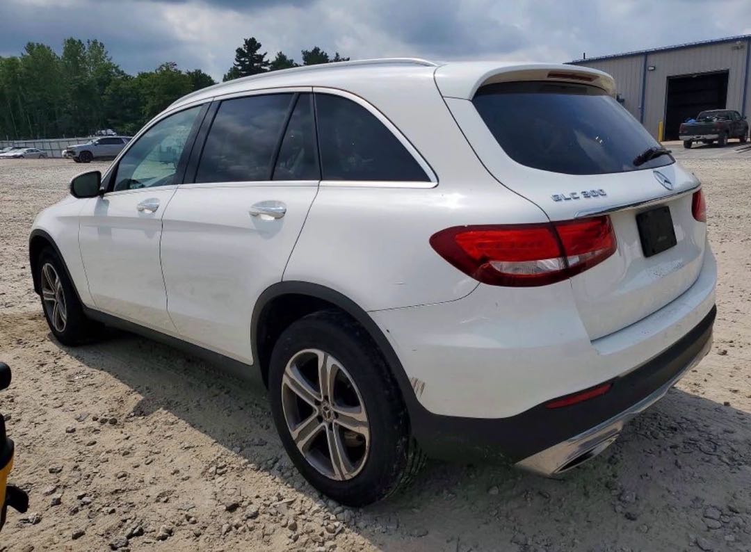 Car Image 2019 MERCEDES GLC CLASS