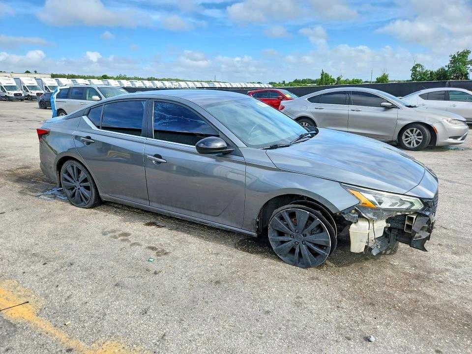 Car Image 2019 NISSAN ALTIMA