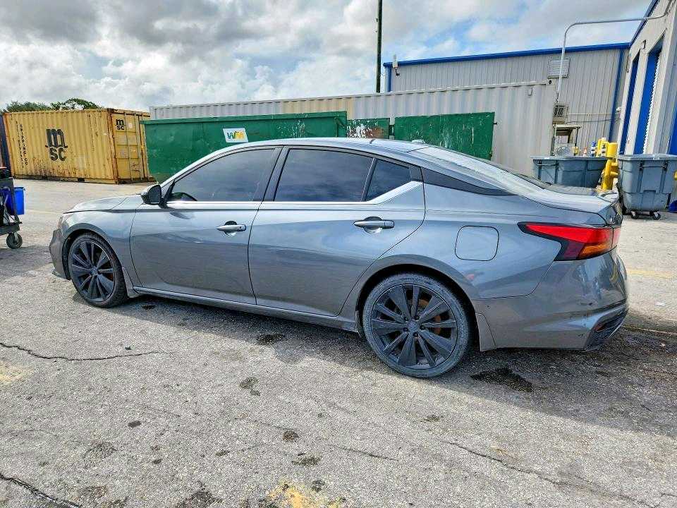 Car Image 2019 NISSAN ALTIMA