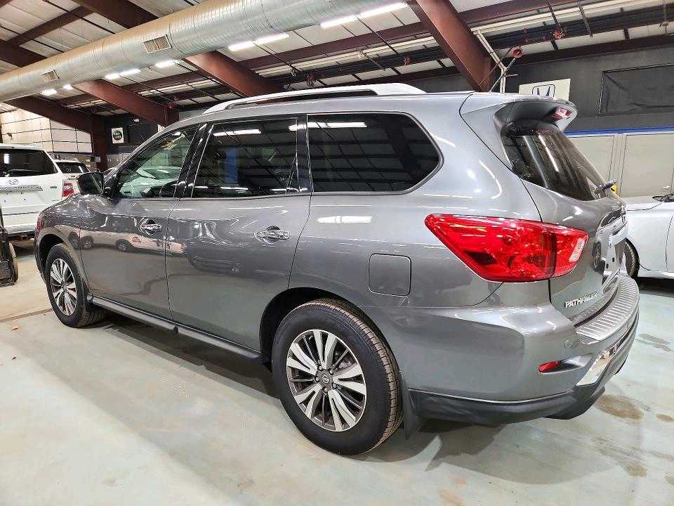 Car Image 2018 NISSAN PATHFINDER