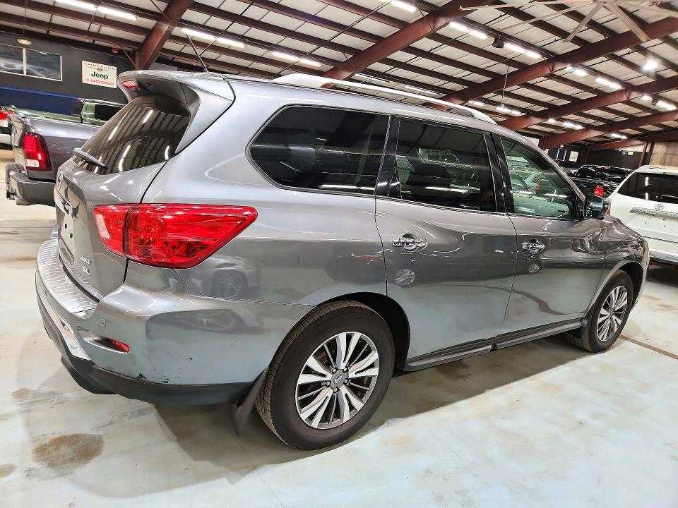 Car Image 2018 NISSAN PATHFINDER