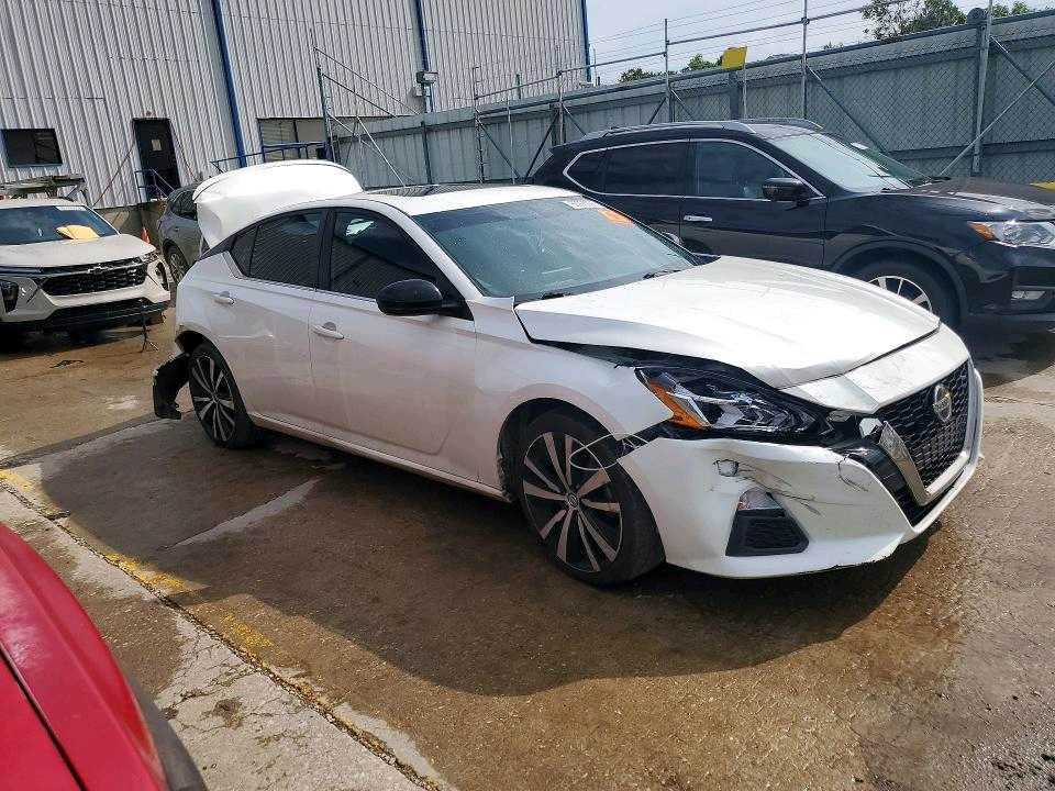 Car Image 2019 NISSAN ALTIMA