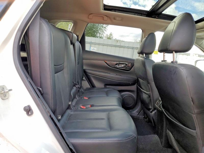 Car Image 2018 NISSAN ROGUE