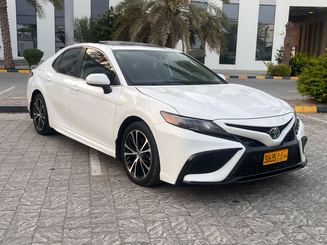 Car Image 2020 TOYOTA CAMRY SE