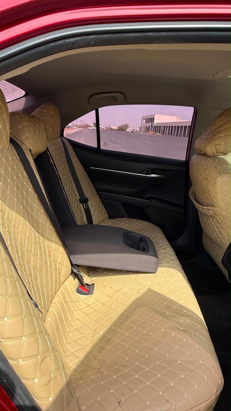 Car Image 2020 TOYOTA CAMRY LE