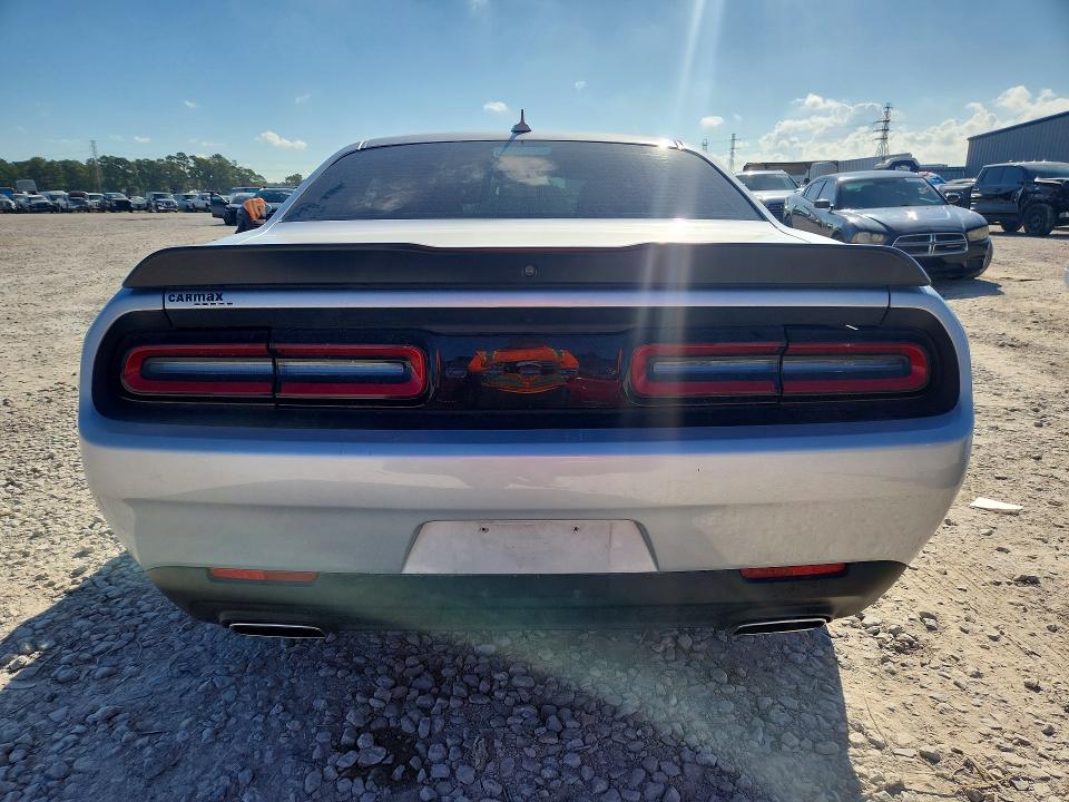 Car Image 2022 DODGE CHALLENGER