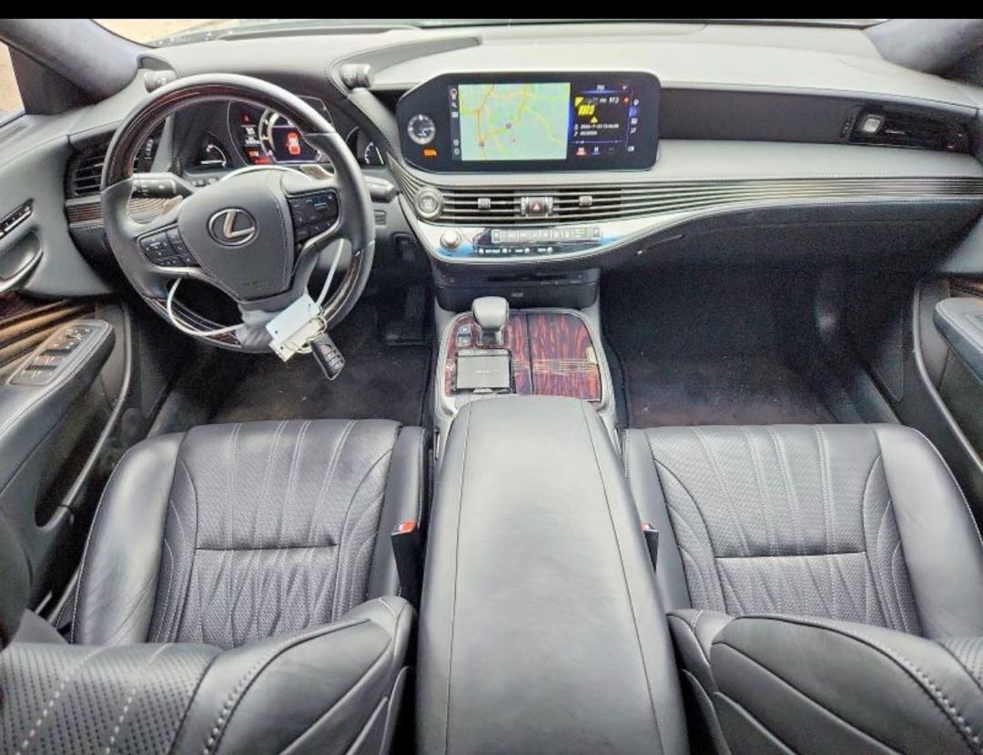 Car Image 2022 LEXUS LS