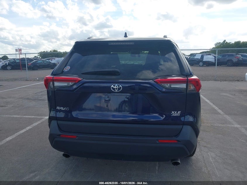 Car Image 2020 TOYOTA RAV4