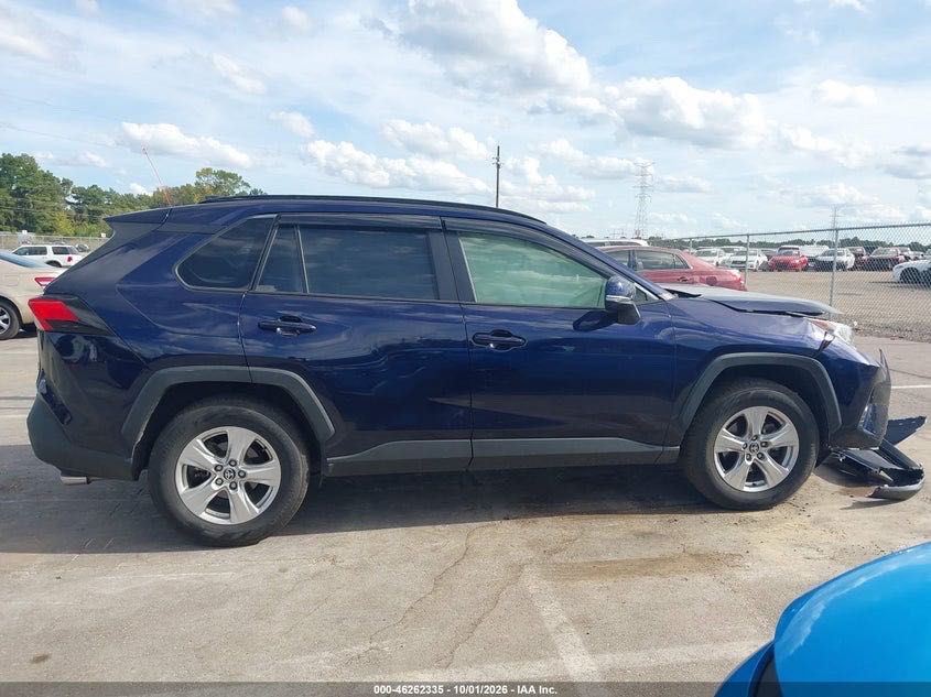 Car Image 2020 TOYOTA RAV4