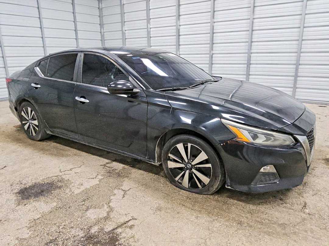 Car Image 2021 NISSAN ALTIMA