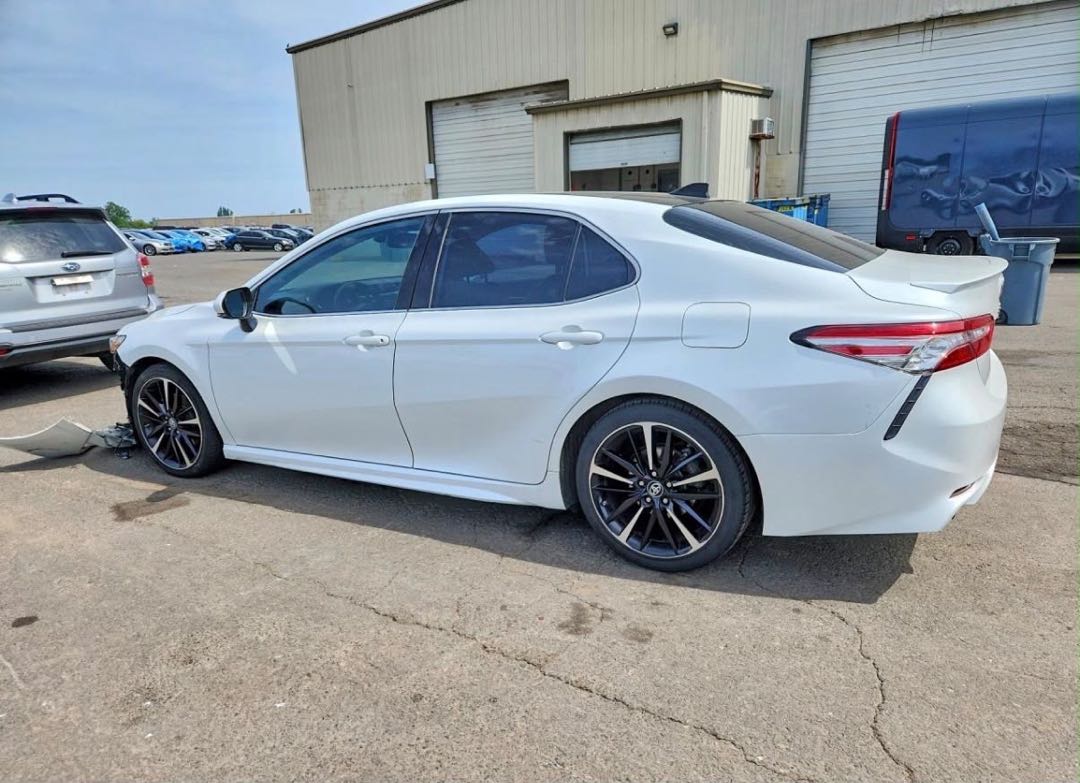 Car Image 2019 TOYOTA CAMRY