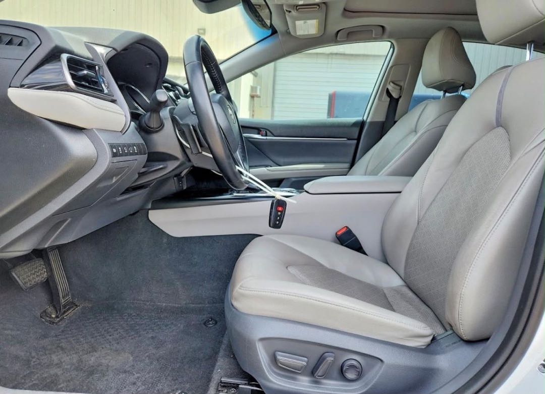 Car Image 2019 TOYOTA CAMRY