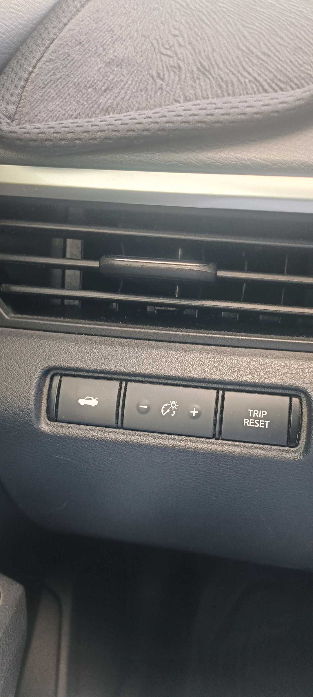 Car Image 2019 NISSAN ALTIMA S