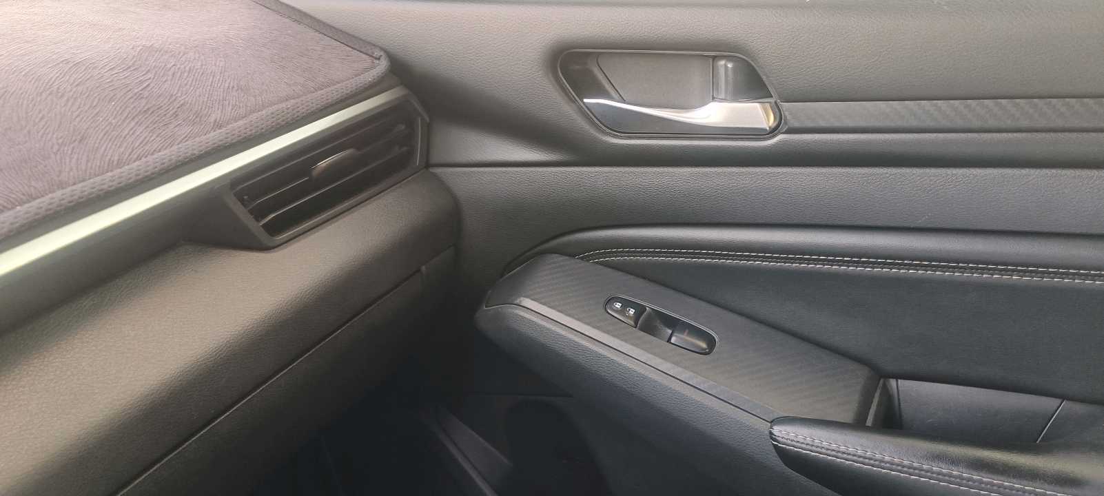 Car Image 2019 NISSAN ALTIMA S