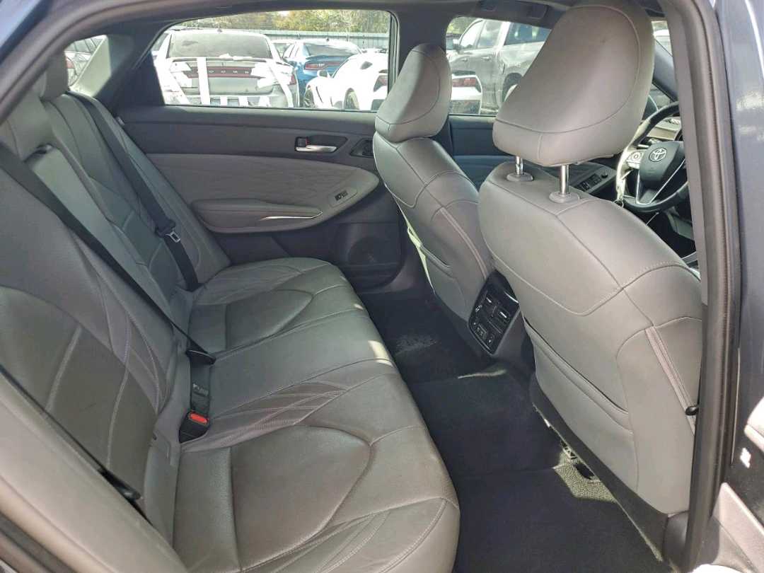 Car Image 2019 TOYOTA AVALON