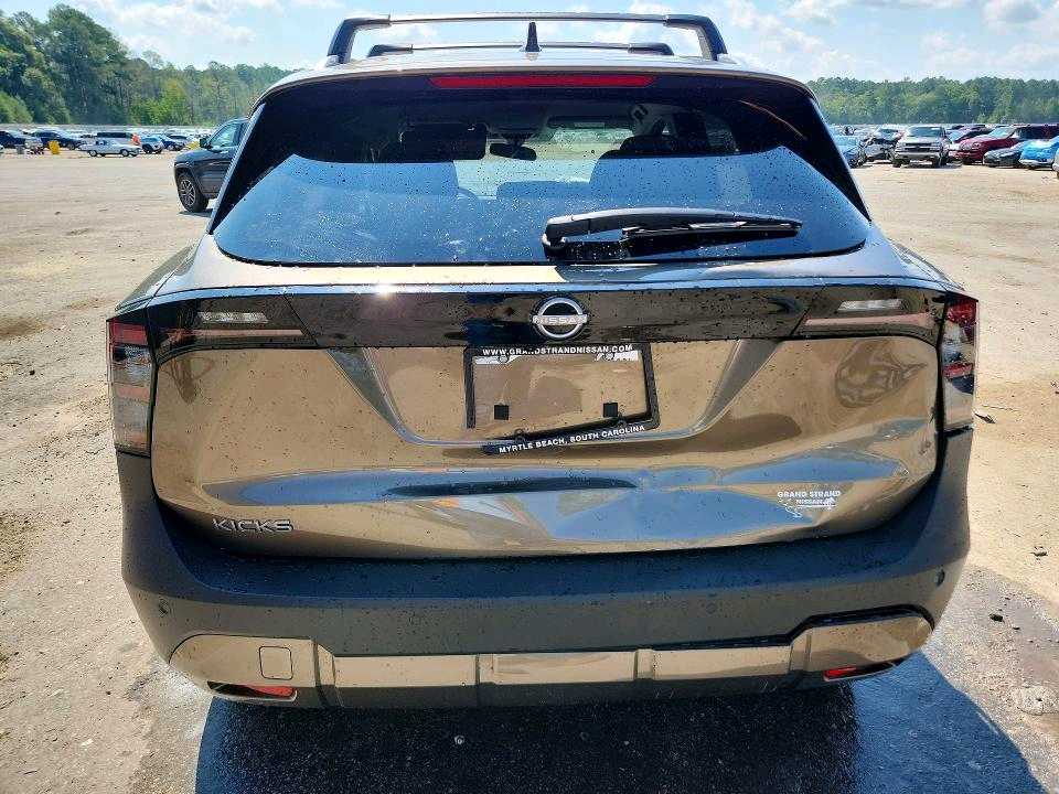 Car Image 2026 NISSAN KICKS
