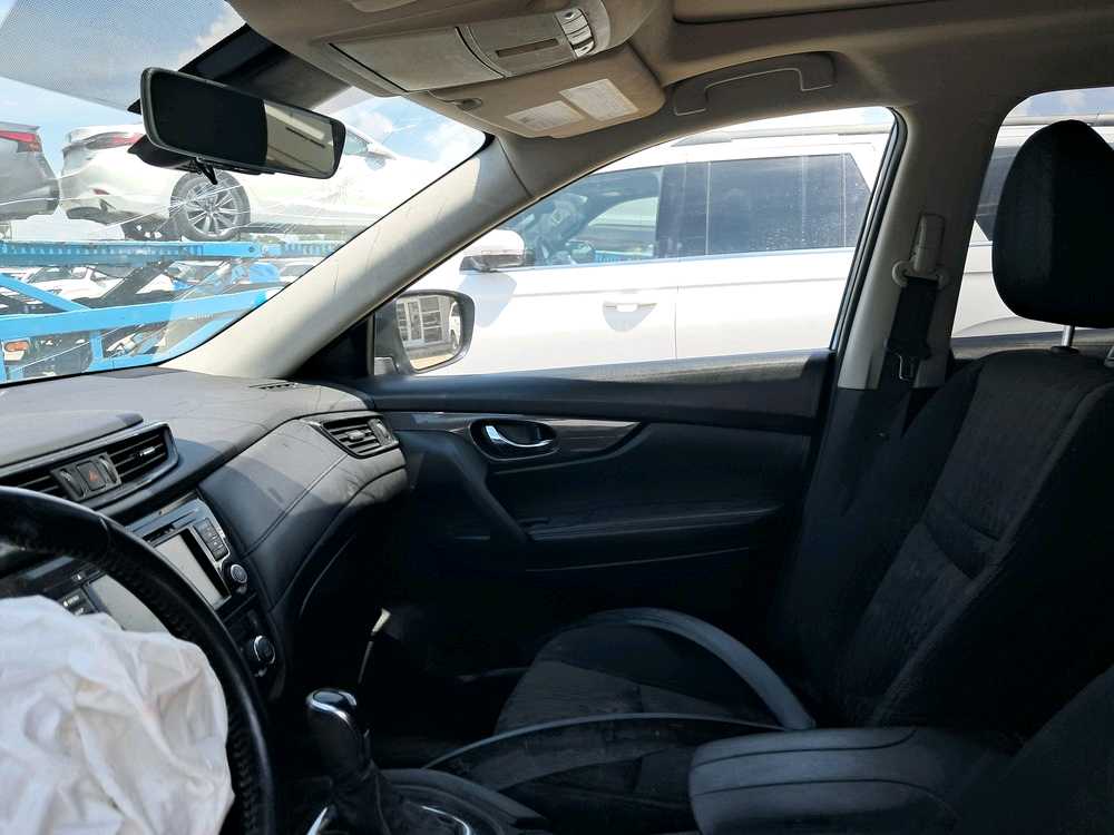 Car Image 2019 NISSAN ROGUE