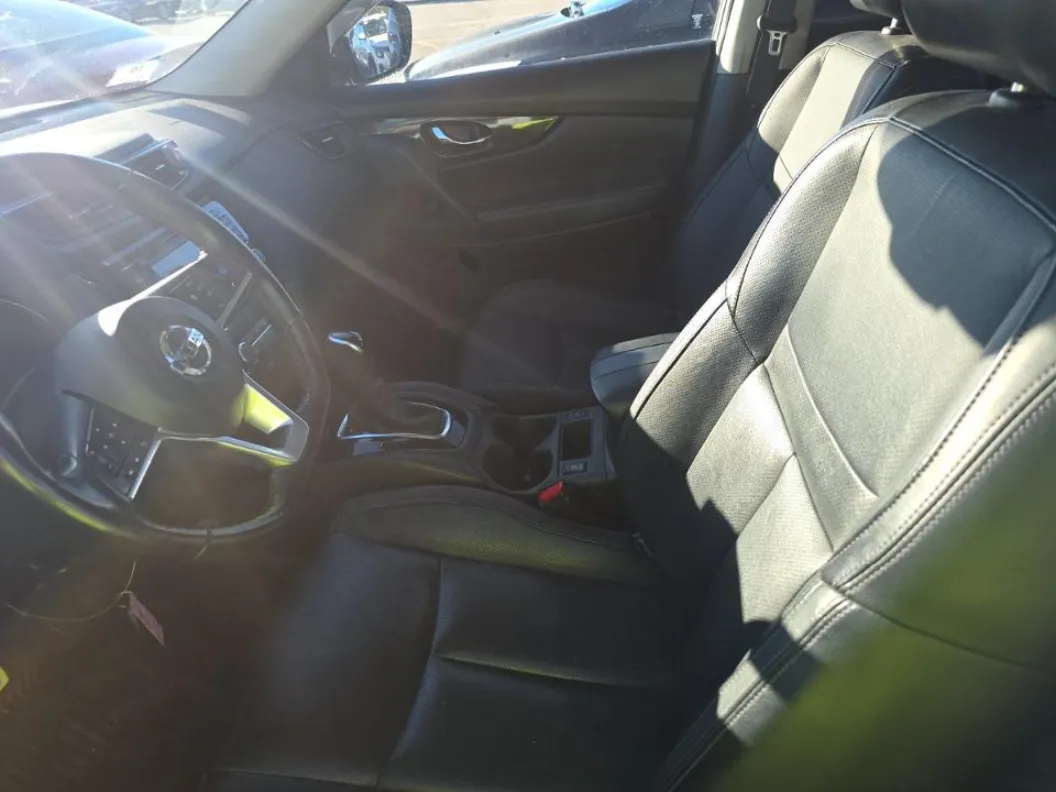 Car Image 2018 NISSAN ROGUE