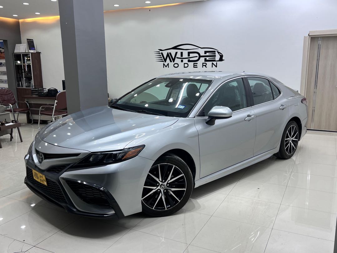 Car Image 2021 TOYOTA CAMRY SE