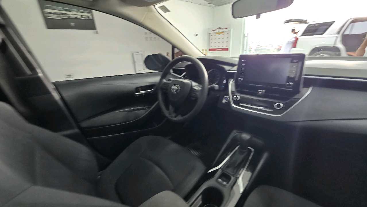 Car Image 2020 TOYOTA COROLLA LE