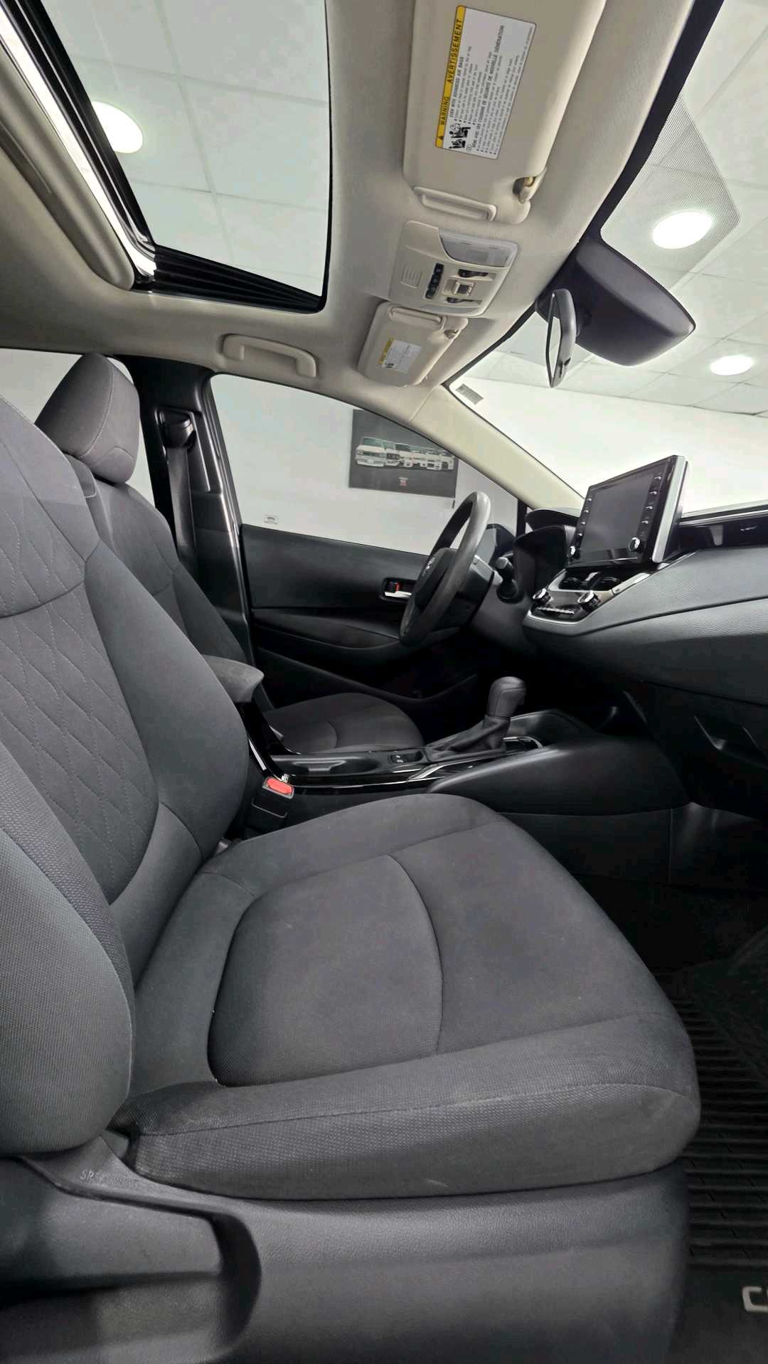 Car Image 2020 TOYOTA COROLLA LE