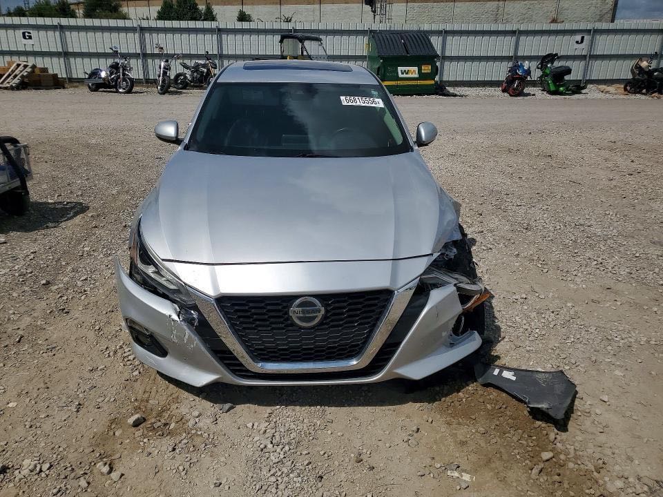 Car Image 2019 NISSAN ALTIMA