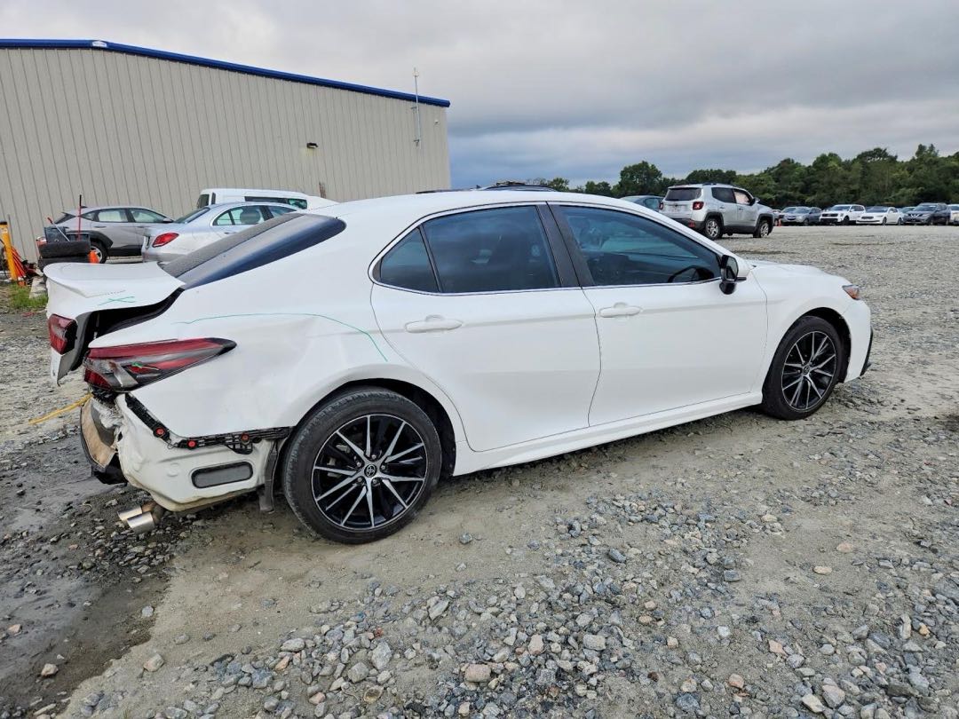 Car Image 2021 TOYOTA CAMRY