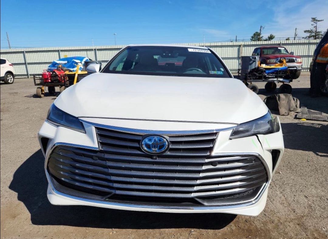 Car Image 2022 TOYOTA AVALON