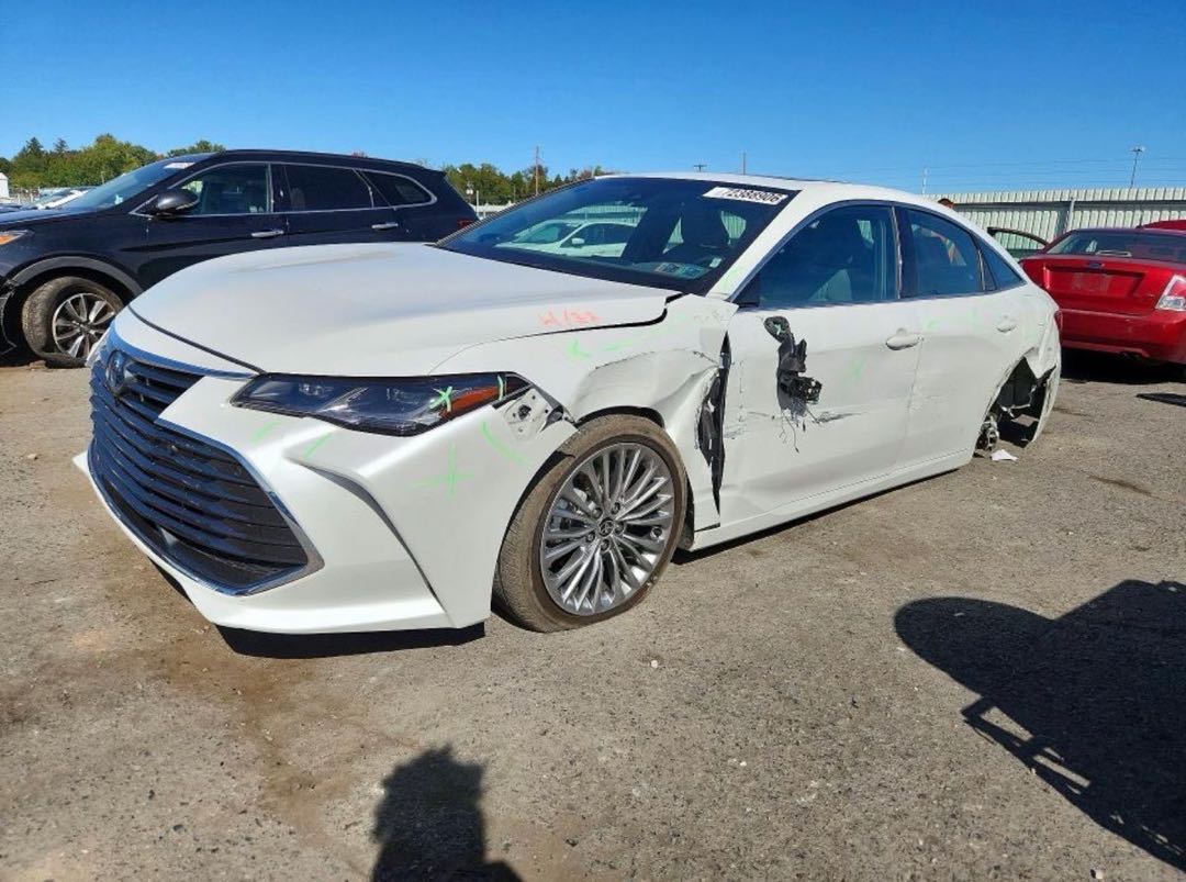 Car Image 2022 TOYOTA AVALON