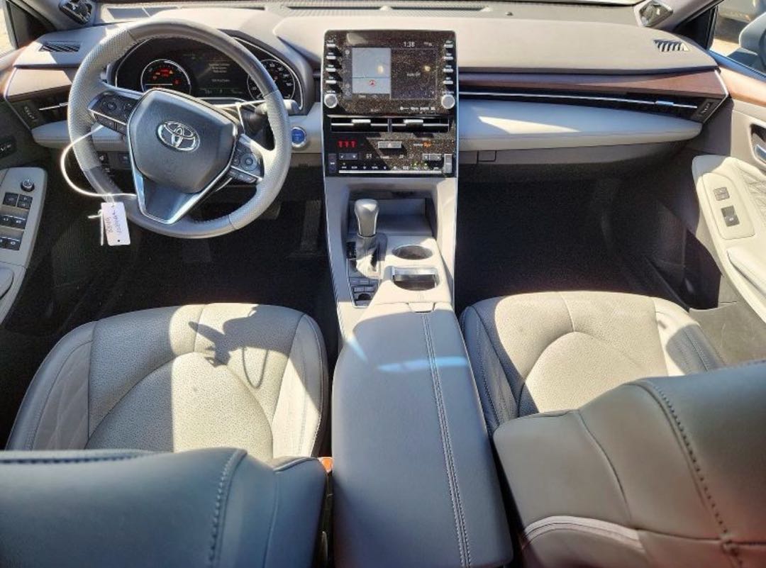 Car Image 2022 TOYOTA AVALON